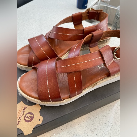 Leather wedges - Picture 2 of 12